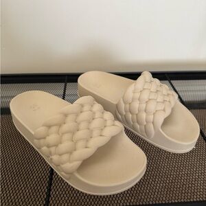 Women's Cream Slide Sandals